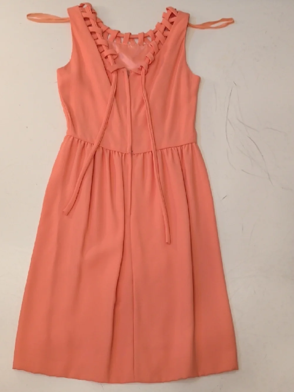 Vintage Fifties Sleeveless Coral Midi Dress with Lattice Neckline Elegant SeeMes - Picture 10 of 12